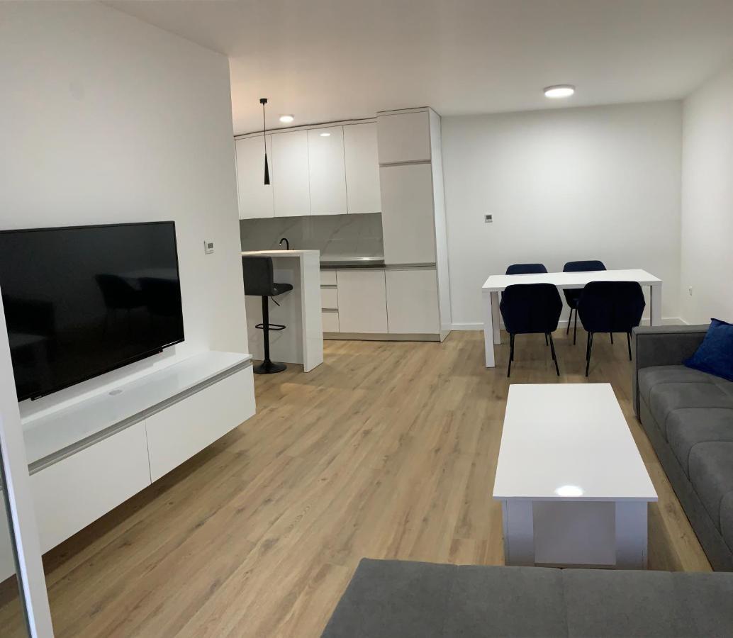 аpartment With Garage *
